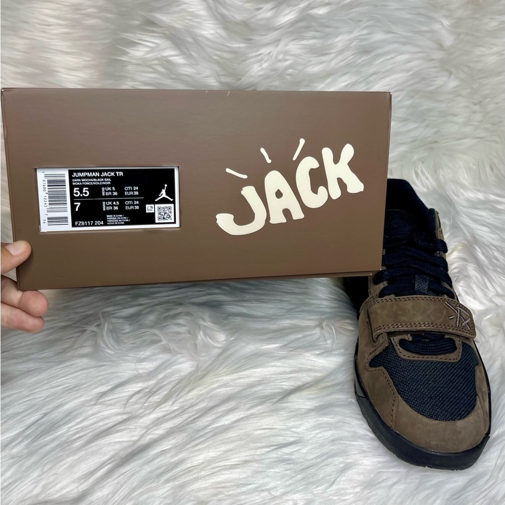Jumpman Jack TR Sneakers - Picture 9 of 10